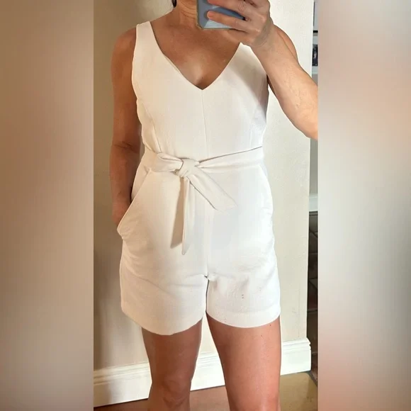 Aritzia Wilfred shorts jumper. - Picture 2 of 9